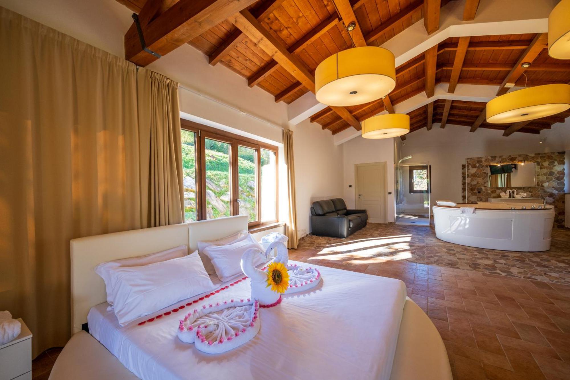 Agriturismo Borgo Biaia Camporgiano Ngoại thất bức ảnh