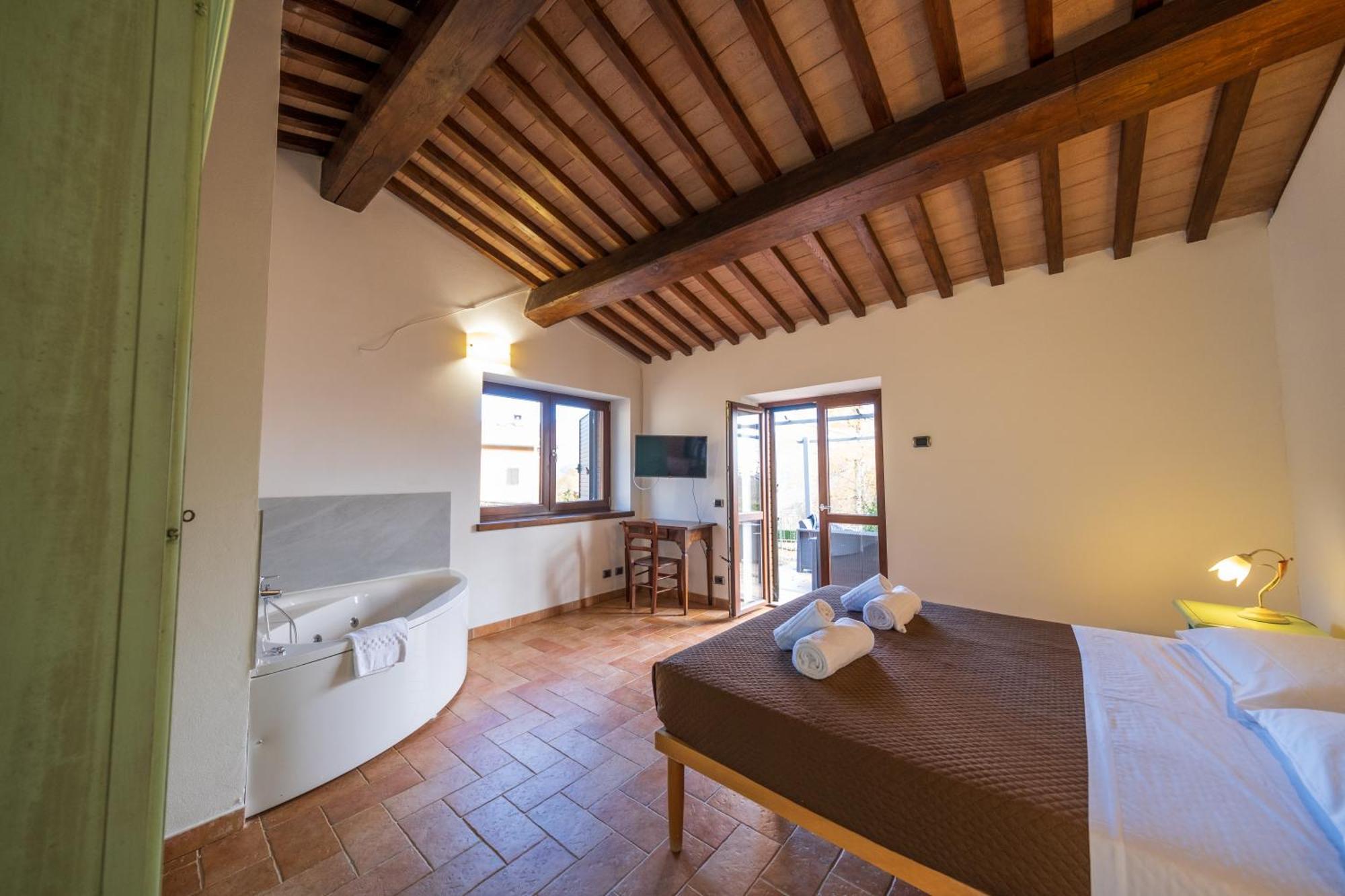 Agriturismo Borgo Biaia Camporgiano Ngoại thất bức ảnh